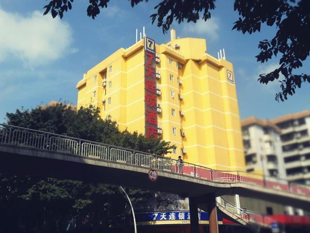 7Days Inn Zhongshan Li He Square Exterior photo