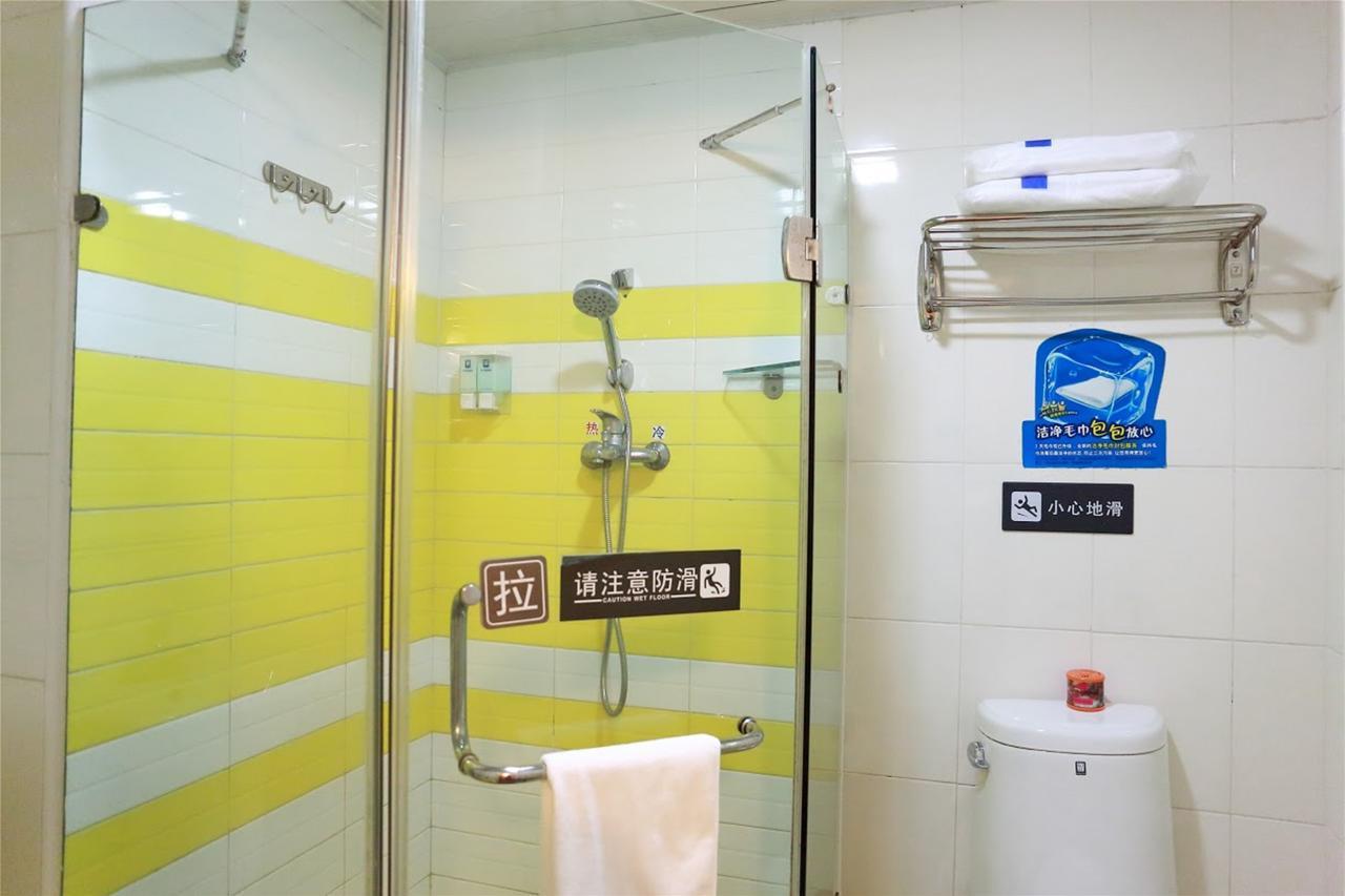 7Days Inn Zhongshan Li He Square Exterior photo