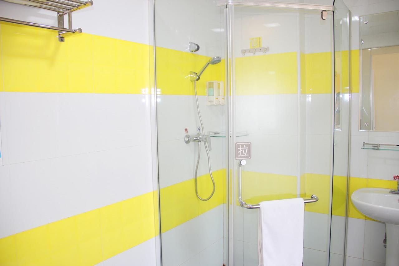 7Days Inn Zhongshan Li He Square Exterior photo